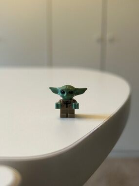 Lego Grogu Minifigure - Green Head & Hands with Tan Outfit